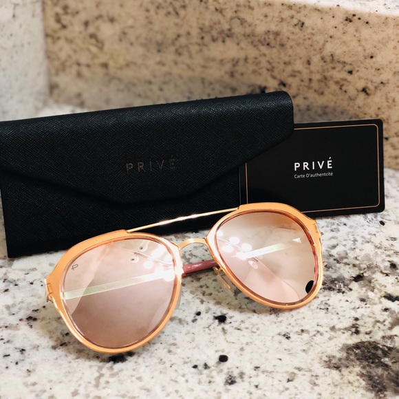 Prive pink mirrored sunglasses 🕶 - Picture 4 of 4